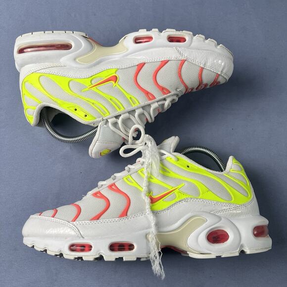 Nike Air Max Plus Hot Punch Women’s Size 9.5 Running Shoes Gym Jogger 862201-102 - Picture 1 of 8